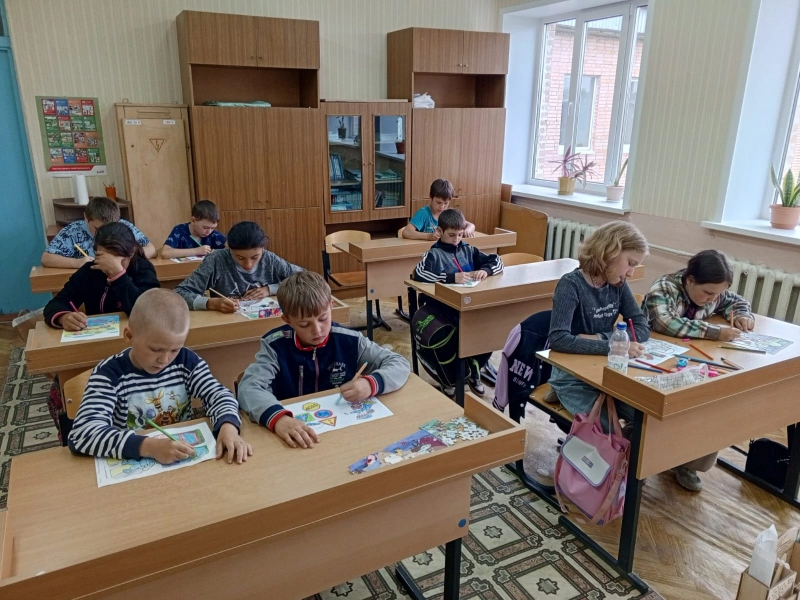 Третий день пребывания в школьном лагере посвящён теме «Мои безопасные каникулы!».