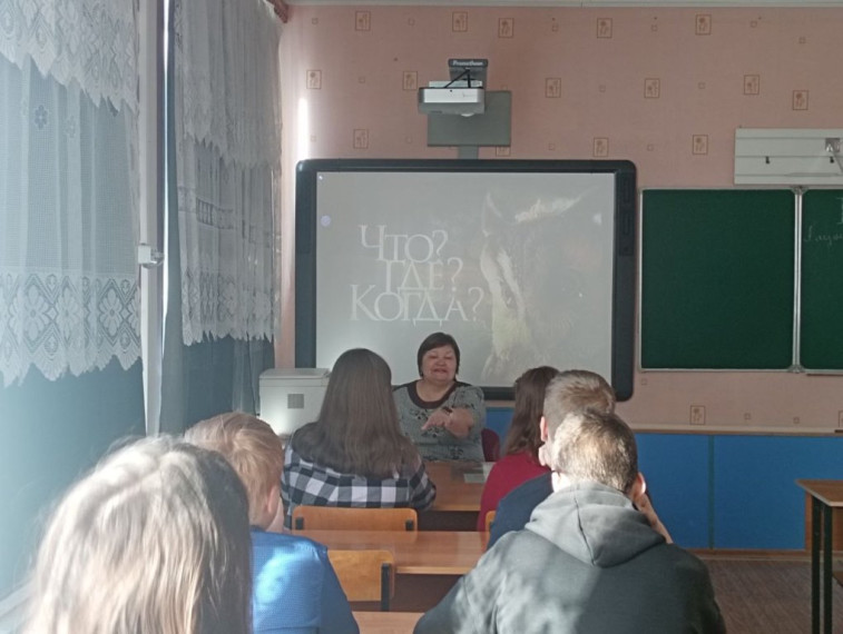 15 марта в 8а классе прошел турнир по интеллектуальной игре "Что? Где? Когда?".