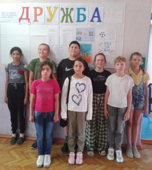 Сегодня весь мир отмечает праздник "225 лет со дня рождения великого русского поэта и писателя А. С. Пушкина"..